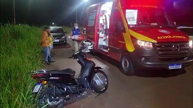 Homem de 40 anos é socorrido pelo Siate ao cair de Biz no Florais do Paraná