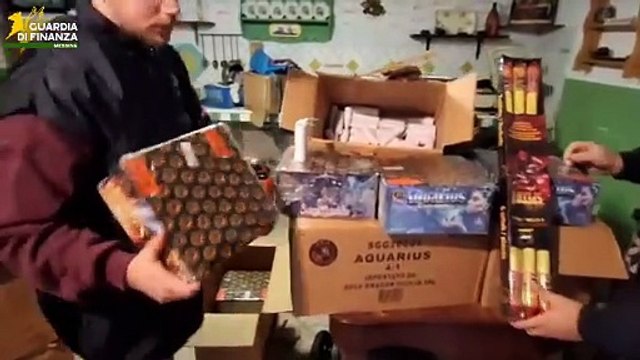 Blitz di fine anno, sequestrati tra Messina e Barcellona 120mila fuochi d’artificio: un arresto e due denunce