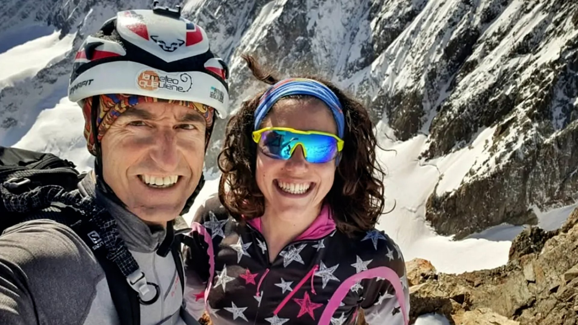 Una avalancha en un pico de Panticosa, Huesca, ha acabado con la vida de tres monta�eros en lo que las autoridades describen como uno de los peores sucesos recientes en la monta�a aragonesa. El grupo estaba integrado por seis personas; mientras que dos resultaron ilesas, tres fallecieron sepultadas y una mujer tuvo que ser atendida con s�ntomas de hipotermia, aunque se encuentra fuera de peligro.