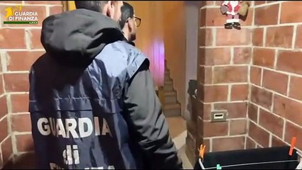 Fuochi d'artificio artigianali (e pericolosi), il sequestro a Lucca