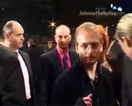 2003 – Johnny Hallyday : le 18 janvier, rencontre avec Mylène Farmer dans les coulisses des NRJ Music Awards