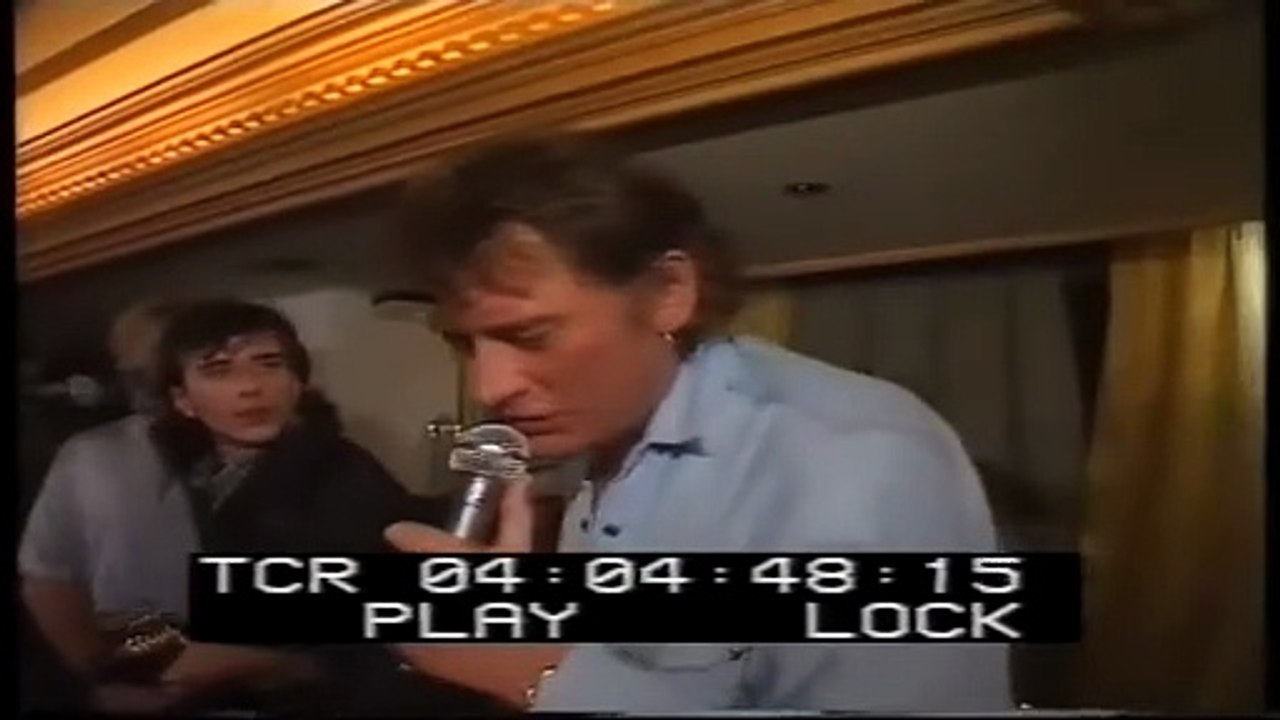 1989 – Johnny Hallyday : le 17 décembre, “Heartbreak Hotel” au festival du film rock de Val d’Isère (Rushs)