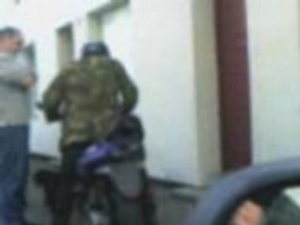 ivre grosse gamelle en scoot a valognes