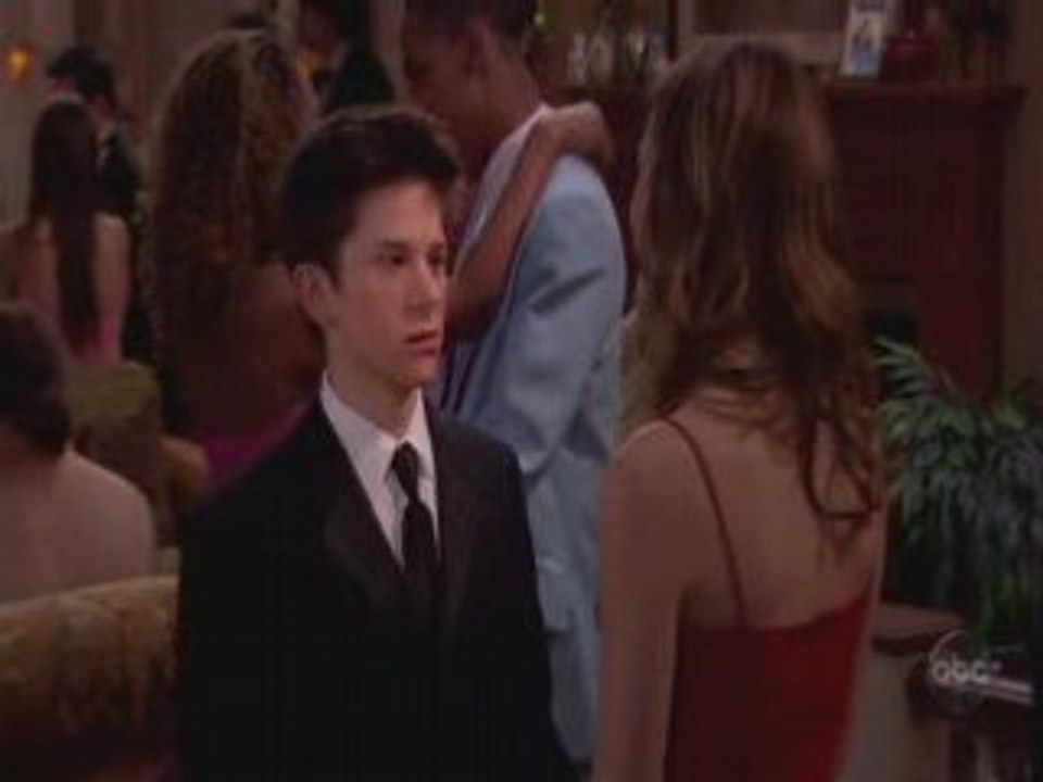 Leighton Meester in "8 simple rules"