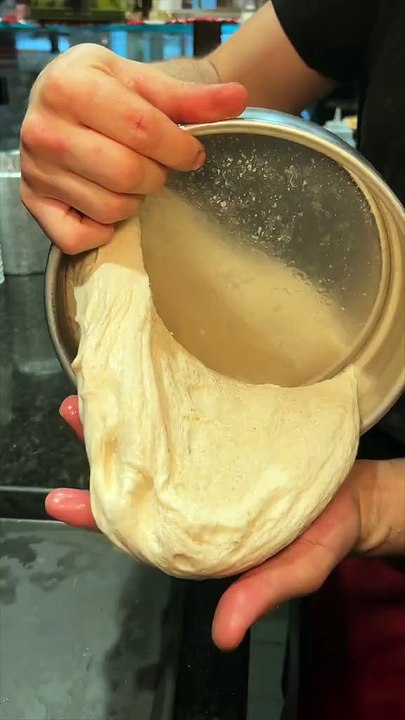 CHEESY PIZZA STICKS from Nuovo York Pizza in NYC’s East Village! 🍕🧀🔥🤤 Yes, PLEASE #DEVOURPOWER