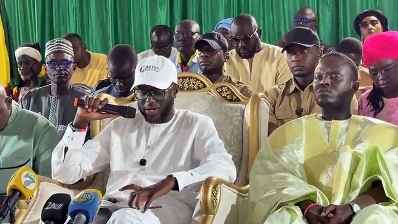 El Malick Ndiaye en conférence à Mbacké avec la JPS.