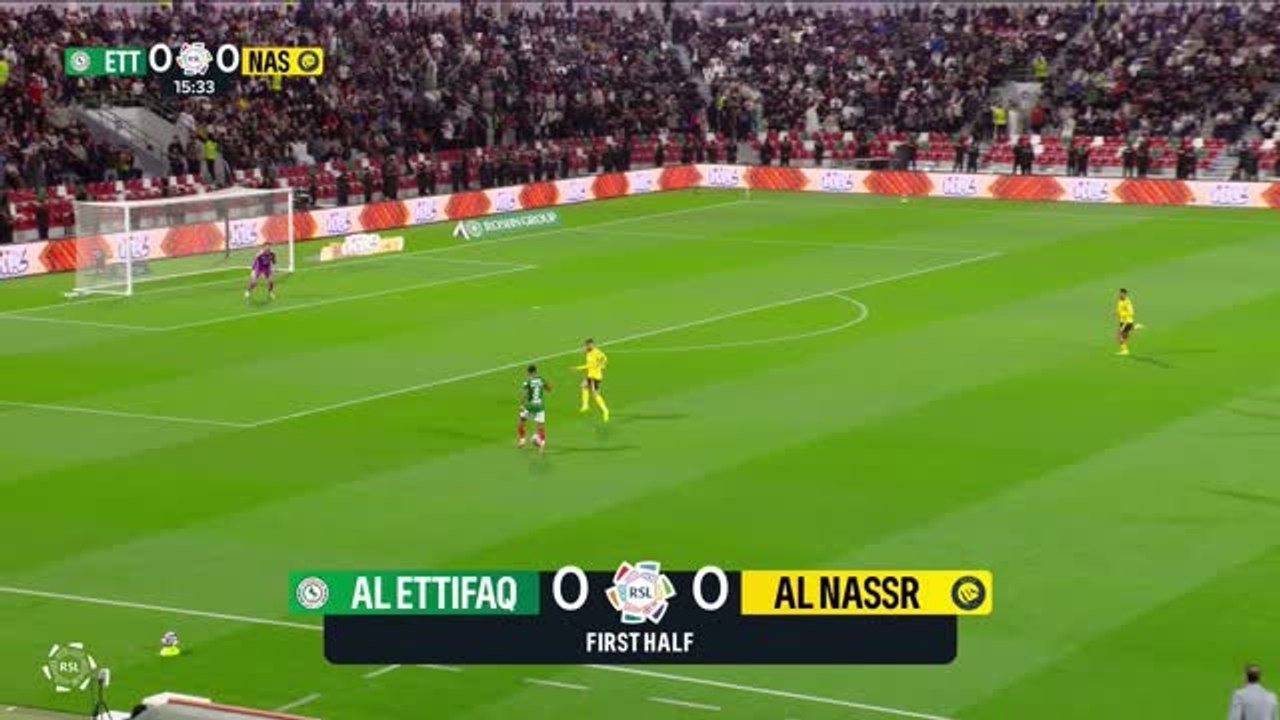 Saudi Pro League - Un doublé de Wijnaldum stoppe Al-Nassr malgré un but du... dos de CR7 !