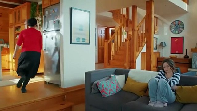 79. Estado Civil: Complicado (Iliski Durumu: Karisik), en español