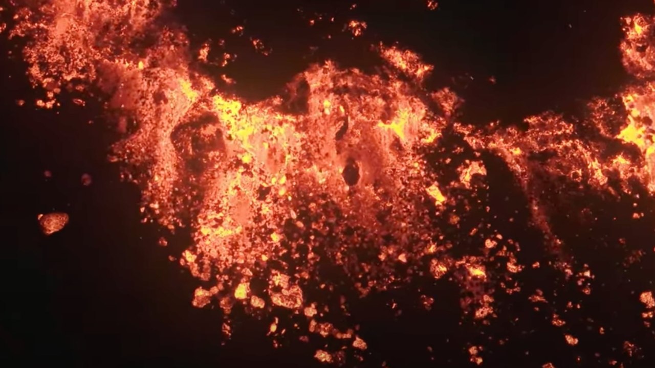 Etna, la lava di Capodanno ripresa da un drone: immagini spettacolari dalla Valle del Bove