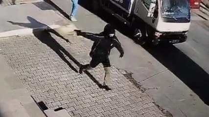 Arnavutköy'de 14 yaşındaki çocuk markete ateş açtı