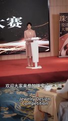 (4) When she finished the gynecological examination, she unexpectedly reunited with her ex-boyfriend who had broken up for a year, but she just wanted to escape quickly and didn't want to be involved with him anymore, but the more she avoided him, the mor