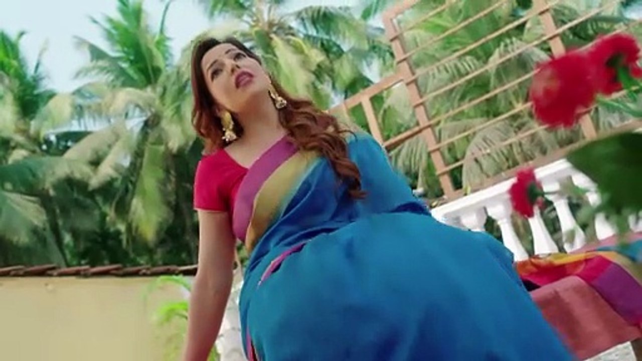 Hot step mom romance l #comedy #entertainment #ullu #comedy #entertainment #ullu