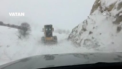 Artvin'de çığ düştü! Vali Ergün kaç kişinin çığ altında kaldığını açıkladı