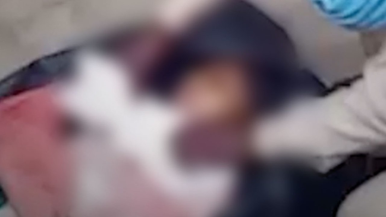 13 साल की बच्ची की घर में घुसकर गला रेतकर हत्या