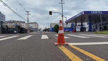 Semáforos estão inoperantes no cruzamento das ruas Fortaleza e Francisco Bartinik