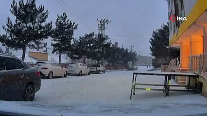 Gümüşhane'den ilginç manzaralar: Bütün şehir buz pistine döndü!