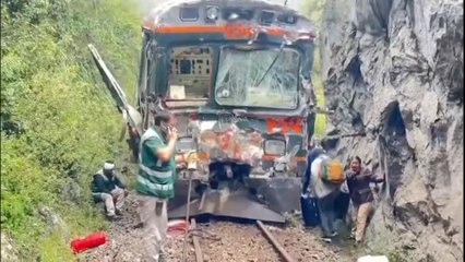 Al menos un muerto y decenas de heridos por el choque frontal de dos trenes hacia Machu Picchu