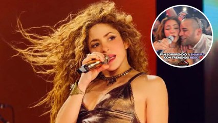 Fan besó a Shakira en pleno concierto en Florida: así reaccionó la colombiana