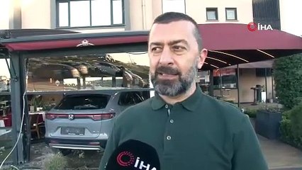 Ünlü sanatçı Cahit Berkay'ın aracıyla daldığı restoranın işletmecisi o anları anlattı