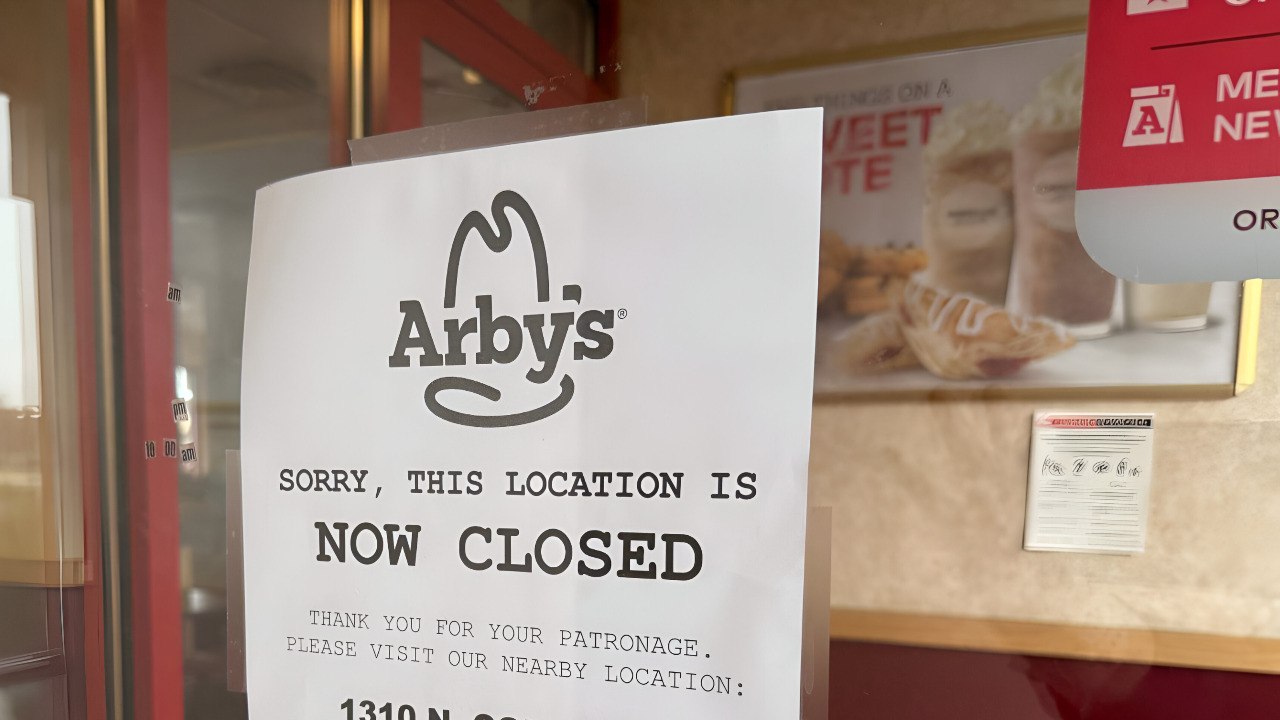 Arby’s Pulls Out in 8 States in Largest Fast Food Layoff of 2025 – 1,400 Jobs Gone Overnight