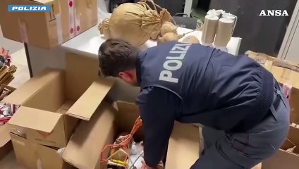 Catania, fuochi d'artificio per uno spettacolo abusivo: tre arresti