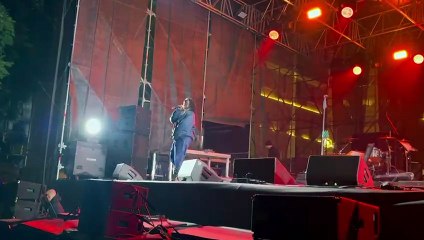 Cagliari, migliaia in piazza Yenne: Mim? d? il via al concertone di Capodanno