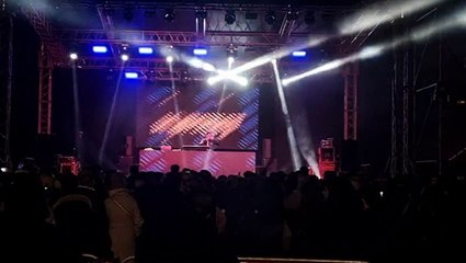 Nuoro, grande attesa per Emis Killa: i 4000 del pubblico si scaldano con Danijeey