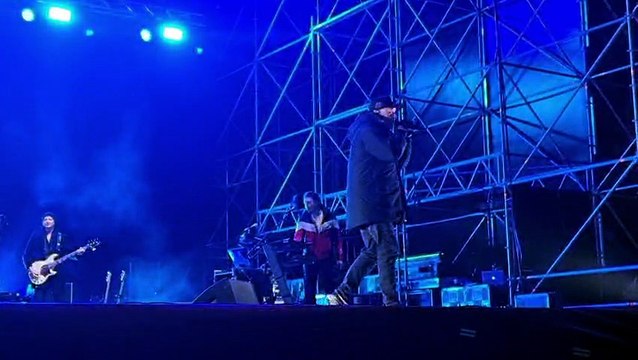 Sassari, Max Pezzali scalda i 20mila di piazzale Segni con Sei un mito