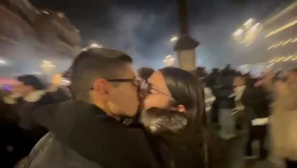 Capodanno 2026, a Cagliari esplode la festa in piazza: fuochi d'artificio e baci