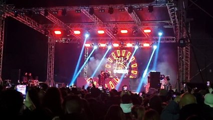 Nuoro, esplode la festa con Emis Killa sul palco