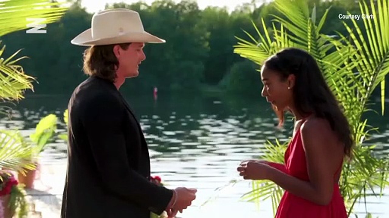 'Bachelor In Paradise Canada' Stars Tessa & Joey Give Us The Scoop On Their New Life In Toronto