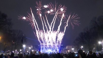 세계 곳곳 새해맞이 불꽃축제..."평화·행복·건강 기원" / YTN