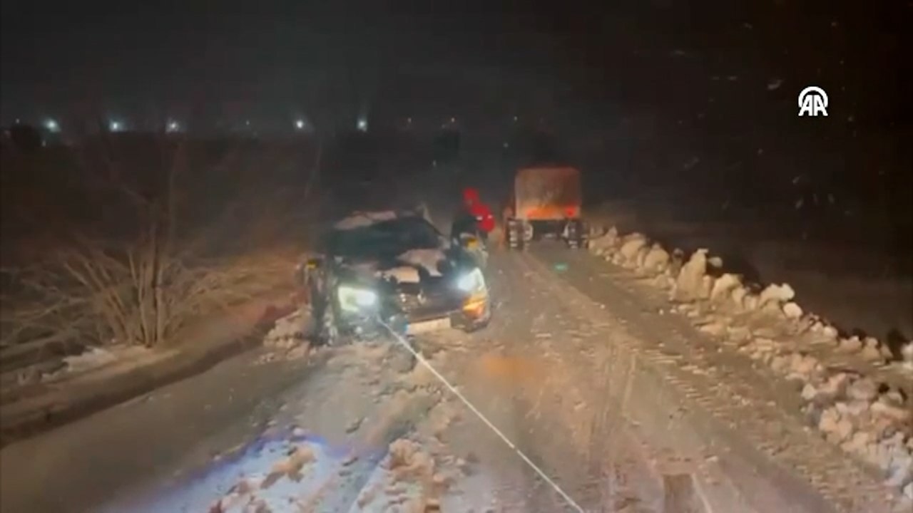 Adıyaman’da kar ve tipi nedeniyle mahsur kalan 50 işçi kurtarıldı