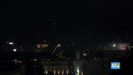 Capodanno 2026, lo skyline di Roma allo scoccare della mezzanotte