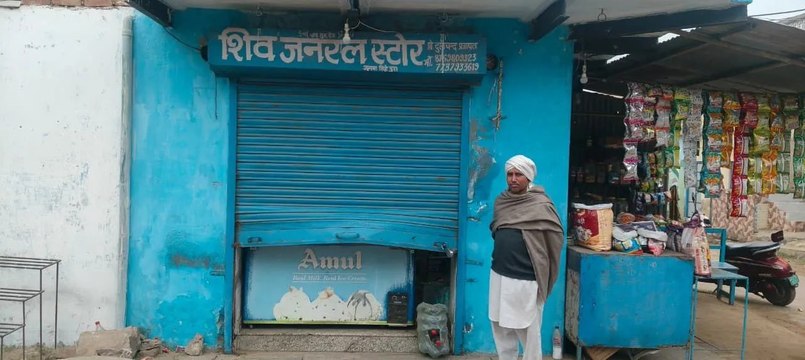 एक ही रात में तीन दुकानों के ताले टूटे, नकदी व मोबाइल चोरी