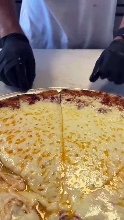 Triple cheese slice cheese pull 😮‍💨