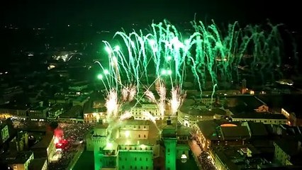 Il video del Capodanno a Ferrara, il gran finale è un omaggio a Vasco Rossi
