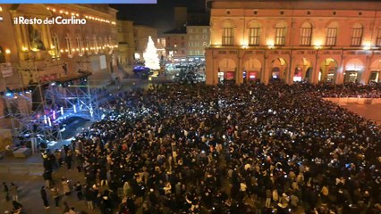 Capodanno, Bologna saluta il 2026 con il rogo del Vecchione