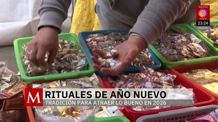 Capitalinos acuden a mercados para rituales de Año Nuevo rumbo a 2026