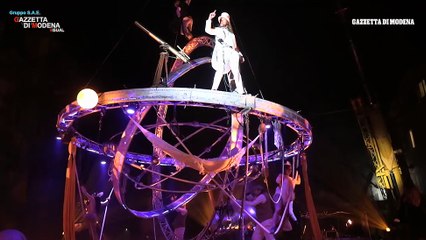 Capodanno a Modena, festa in piazza Roma con la magia dello spettacolo "Galileo"