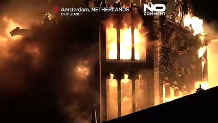 Incendio arrasa una iglesia histórica en el centro de Ámsterdam el día de Año Nuevo