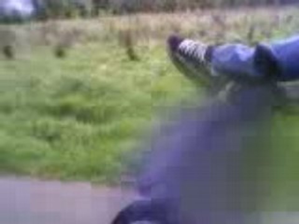 Alex sur son scoot
