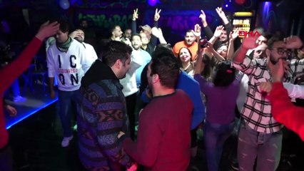 Van'a gelen İranlı turistler, yeni yıla eğlenerek girdi