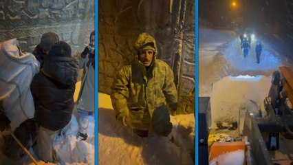 Batman’da kar ve tipide yolda kalan servis minibüsündeki 10 işçi kurtarıldı