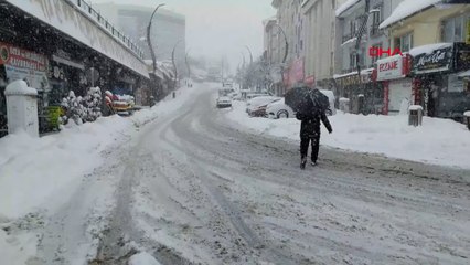 Bolu’da yoğun kar yağışı