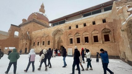 İshak Paşa Sarayı'nda kış güzelliği: İşte böyle görüntülendi!
