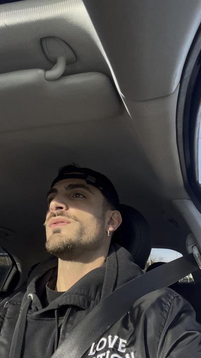 Souhaite moi bonne année ou j’te bloque