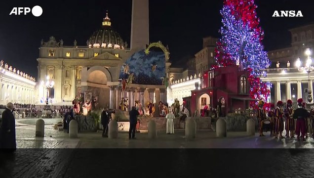 Vaticano, il Papa celebra la fine del 2025 con i Vespri e la visita al presepe