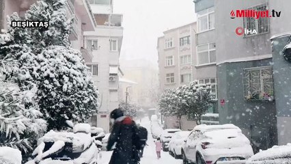 İstanbul'da lapa lapa kar yağışı başladı! Peş peş uyarılar