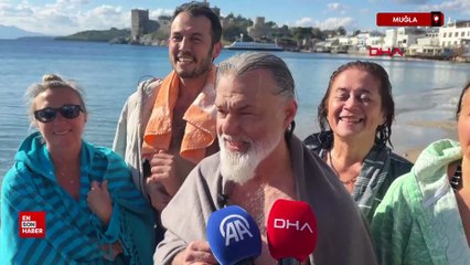 Muğla Bodrum ve Milas'ta yeni yılın ilk gününde deniz keyfi